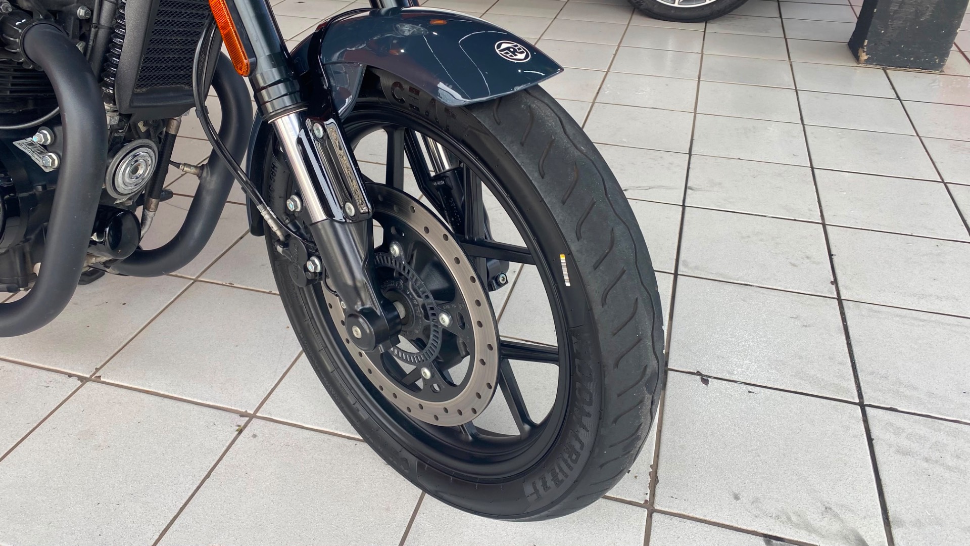 ROYAL ENFIELD SHOTGUN 650 STENCIL WHITE