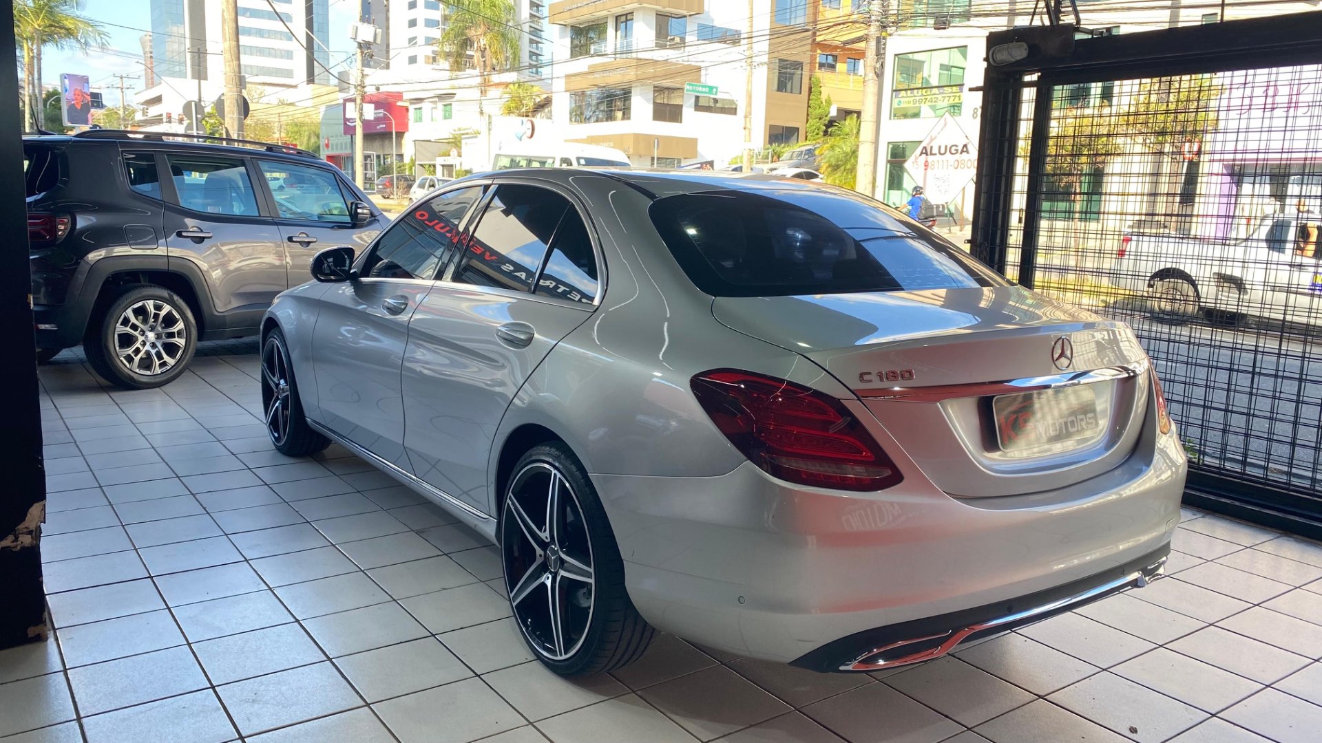 MERCEDES-BENZ C 180