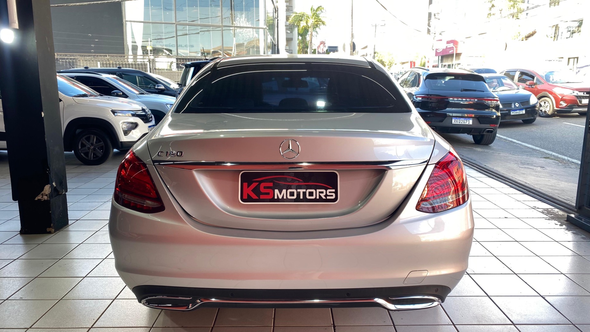 MERCEDES-BENZ C 180