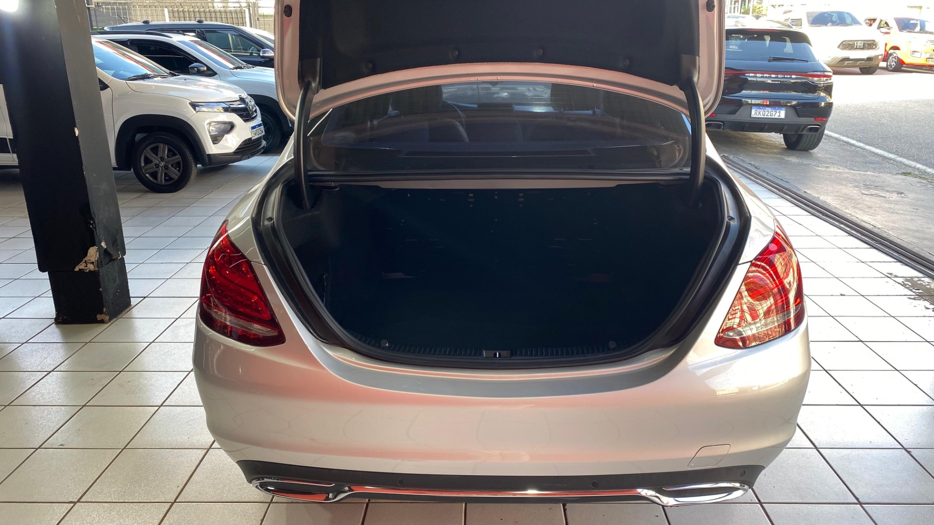 MERCEDES-BENZ C 180