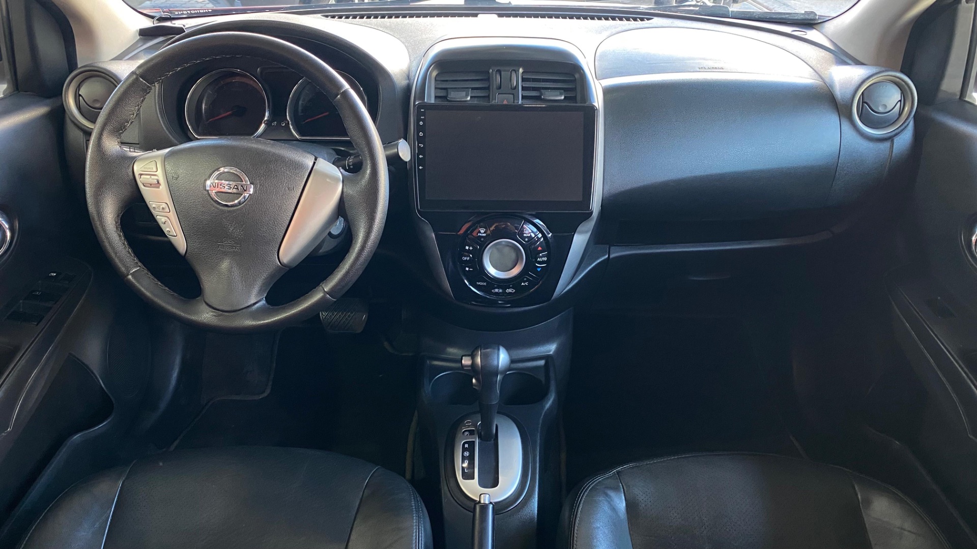 NISSAN VERSA