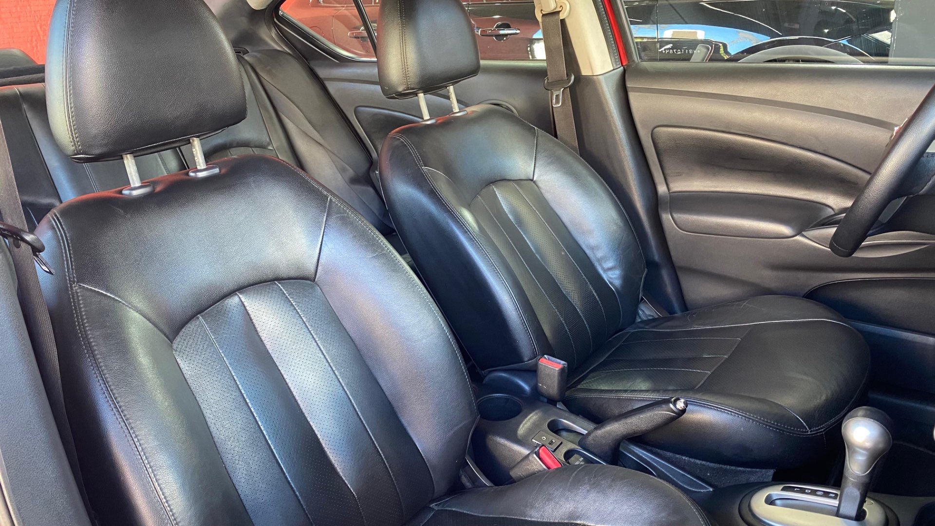 NISSAN VERSA