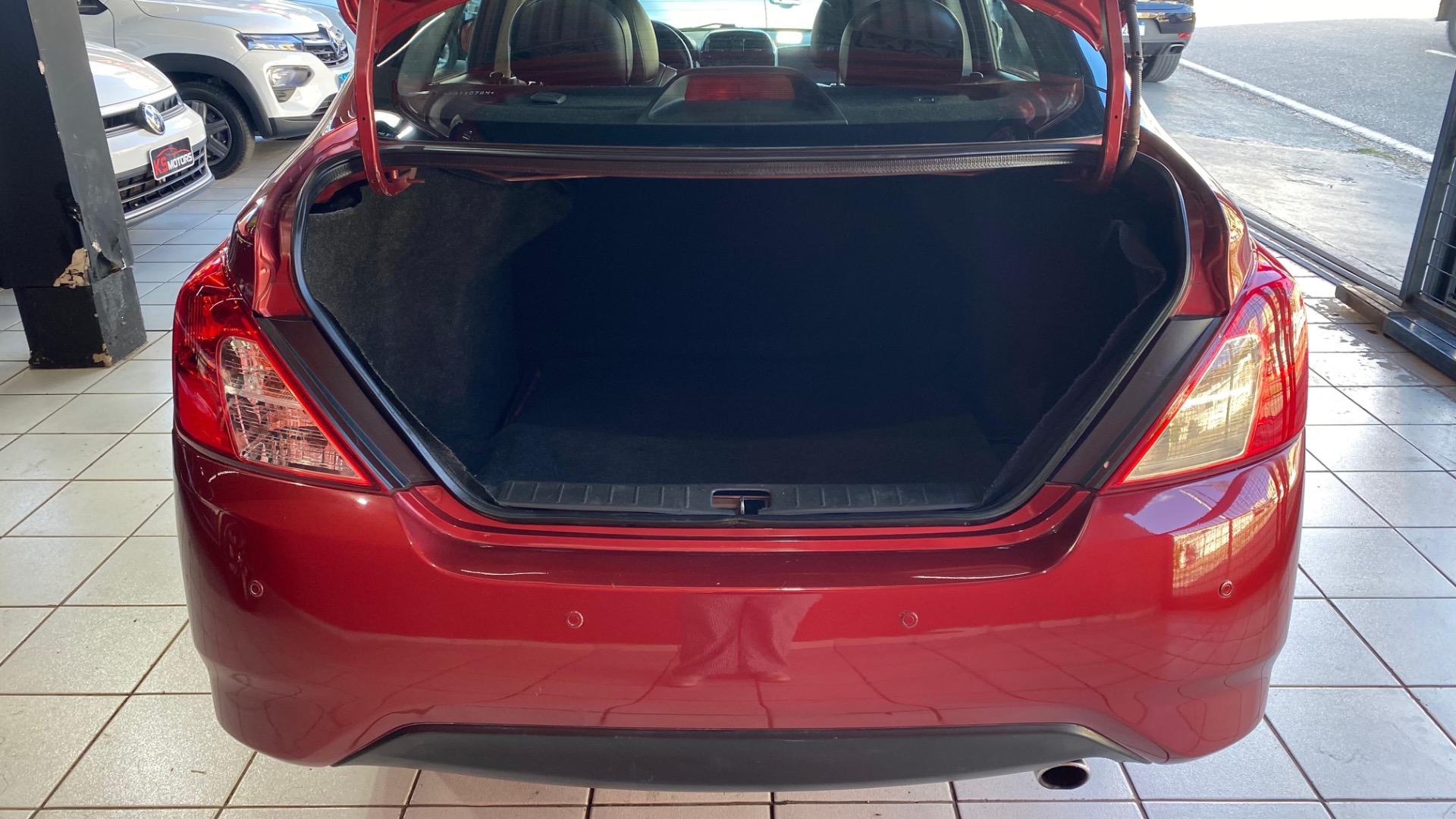 NISSAN VERSA