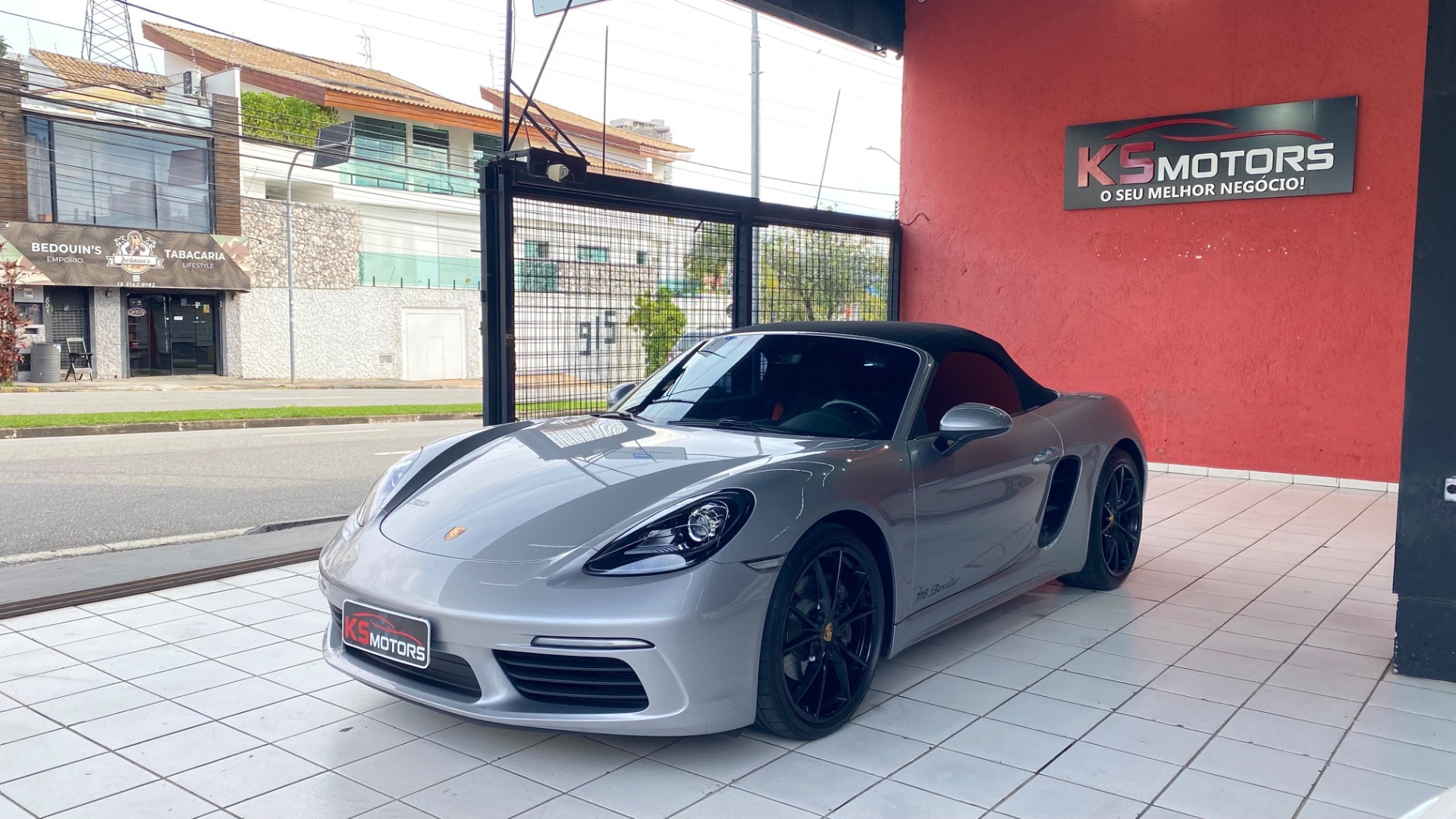 PORSCHE 718