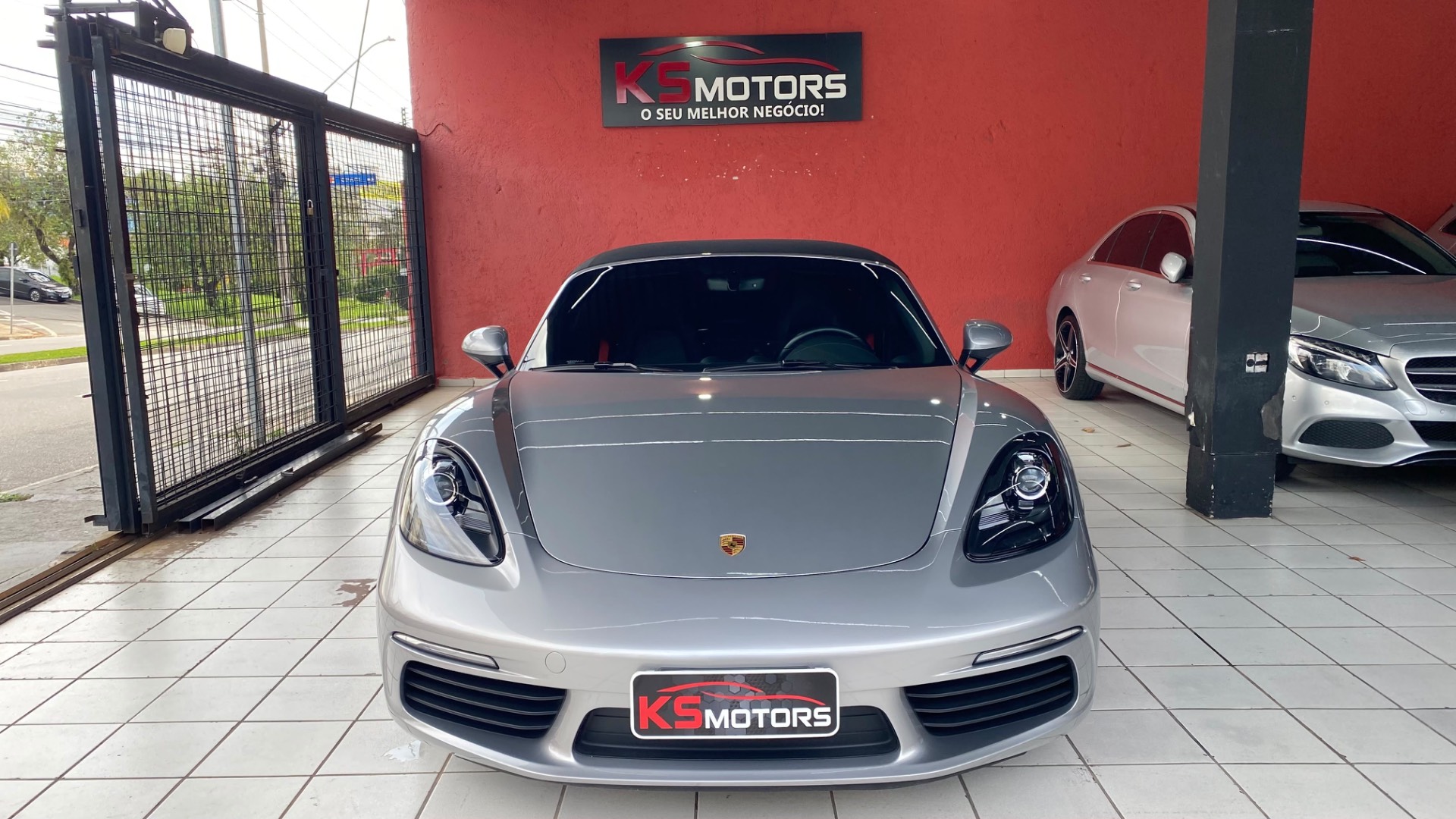 PORSCHE 718