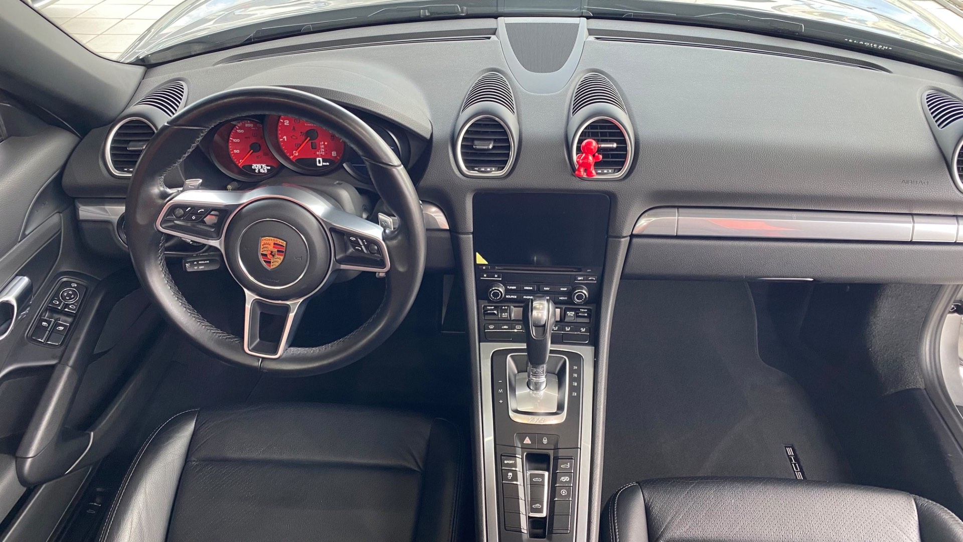 PORSCHE 718