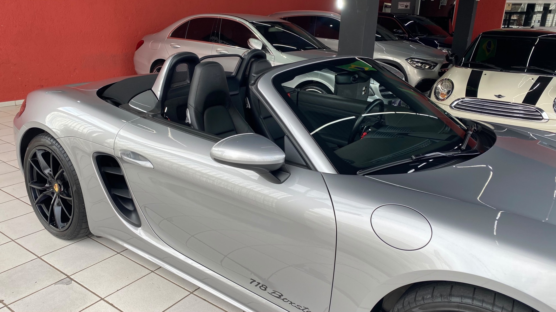 PORSCHE 718