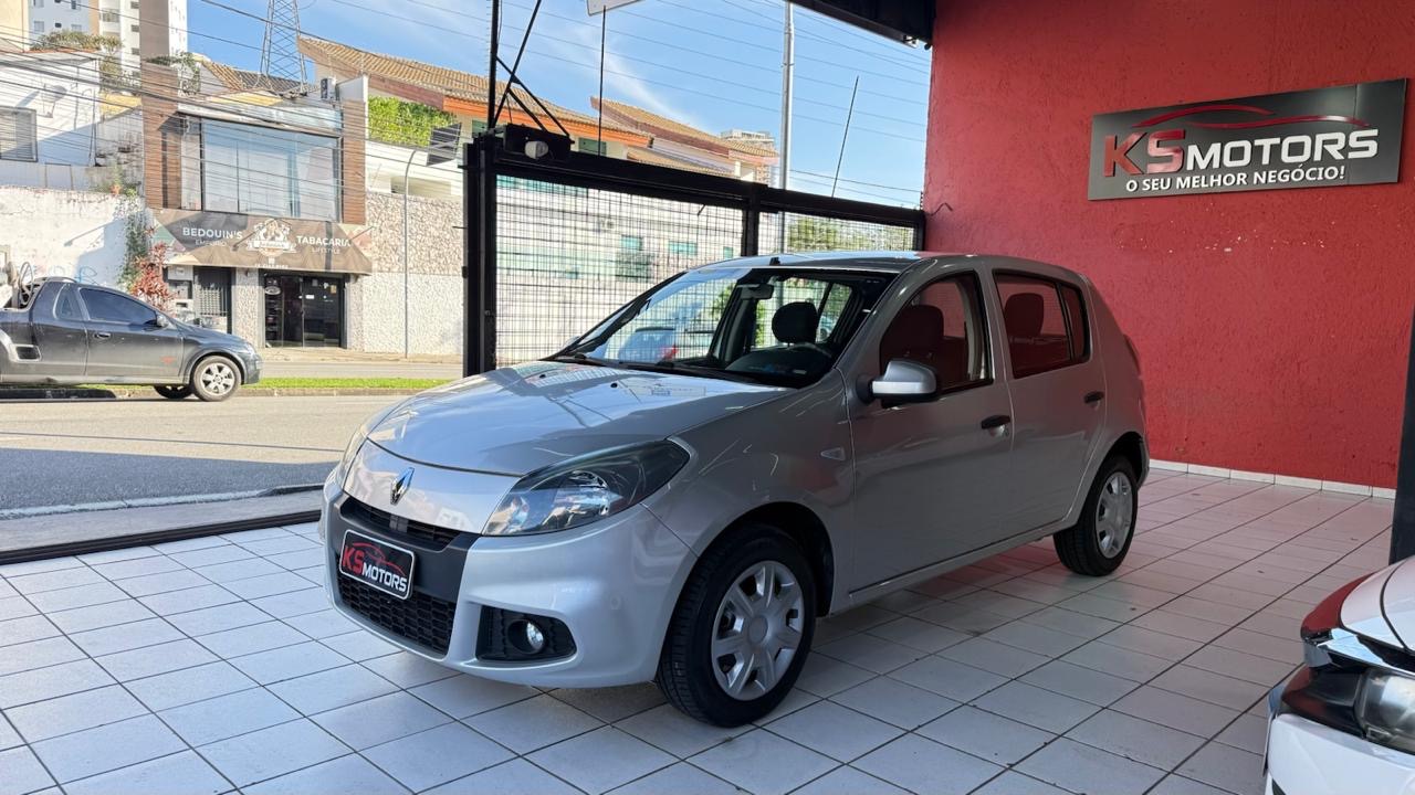 RENAULT SANDERO