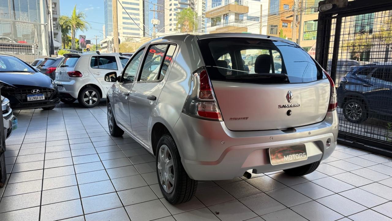 RENAULT SANDERO
