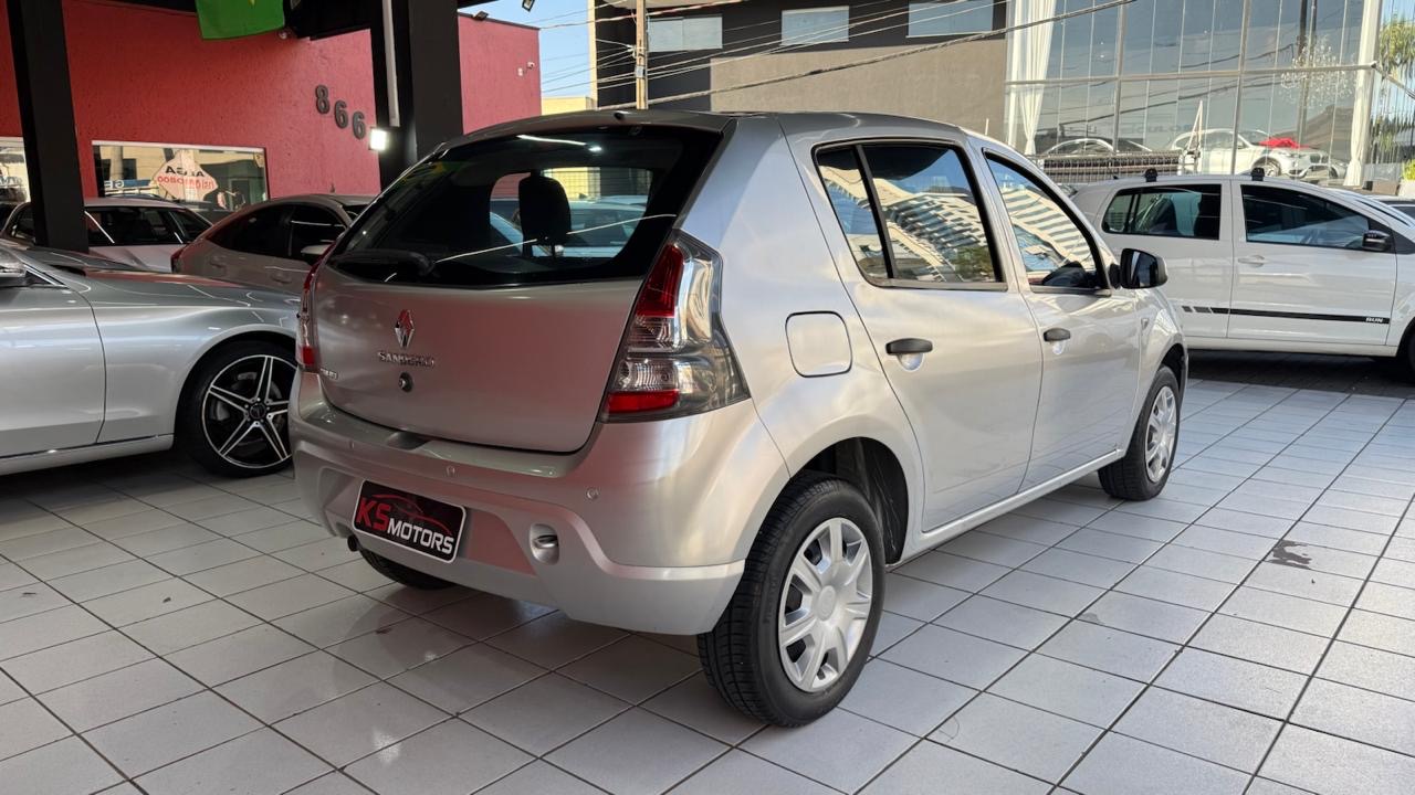 RENAULT SANDERO