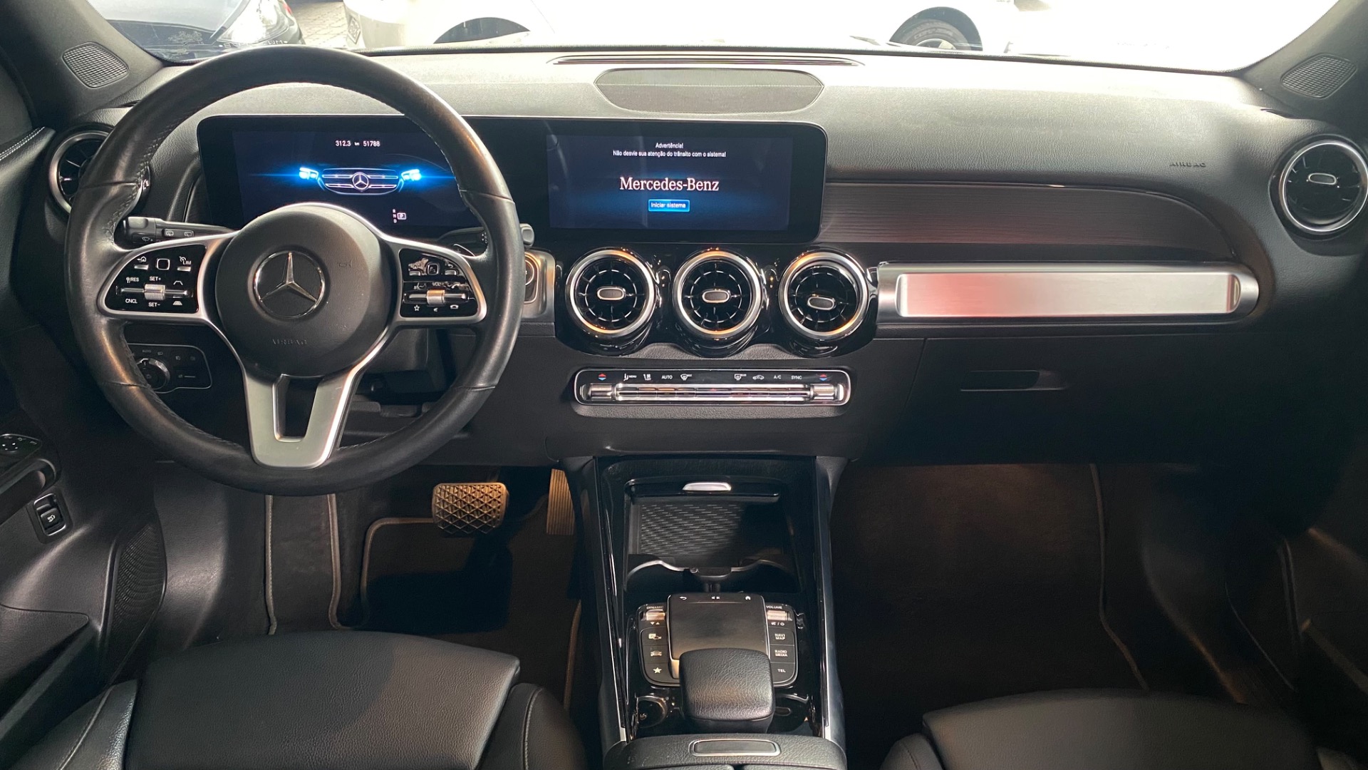 MERCEDES-BENZ GLB 200