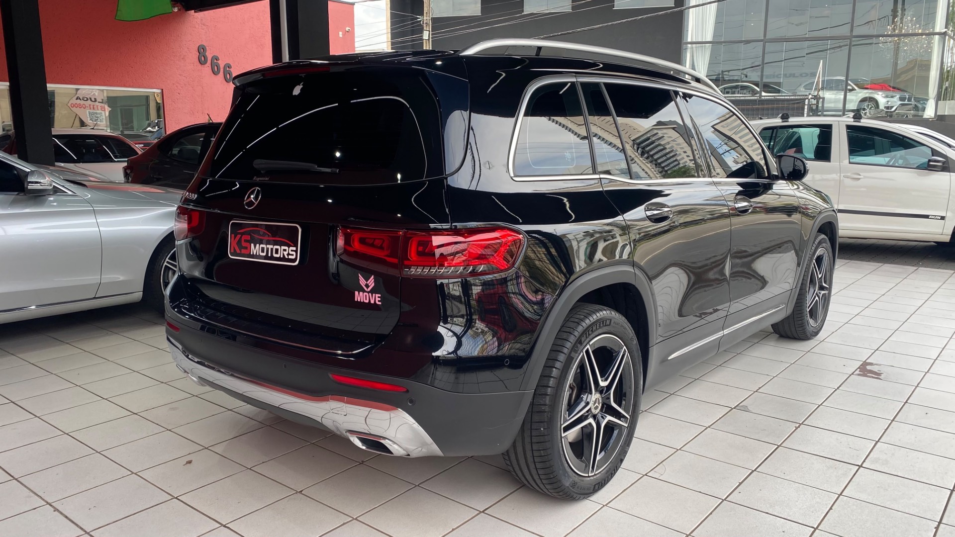 MERCEDES-BENZ GLB 200