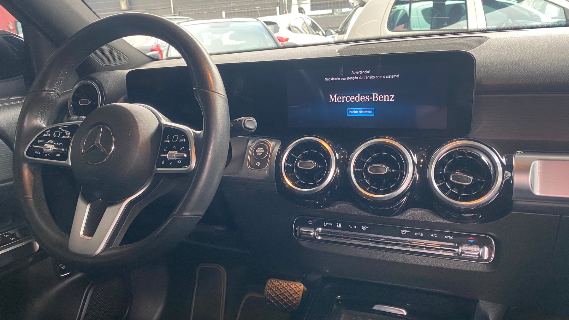 MERCEDES-BENZ GLB 200