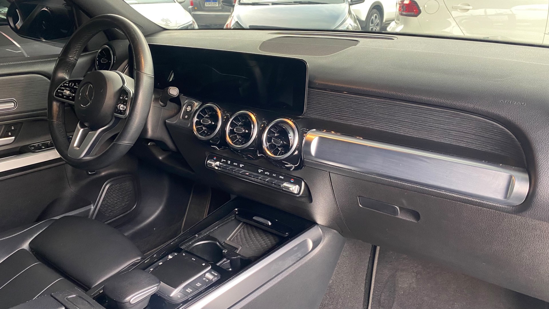 MERCEDES-BENZ GLB 200