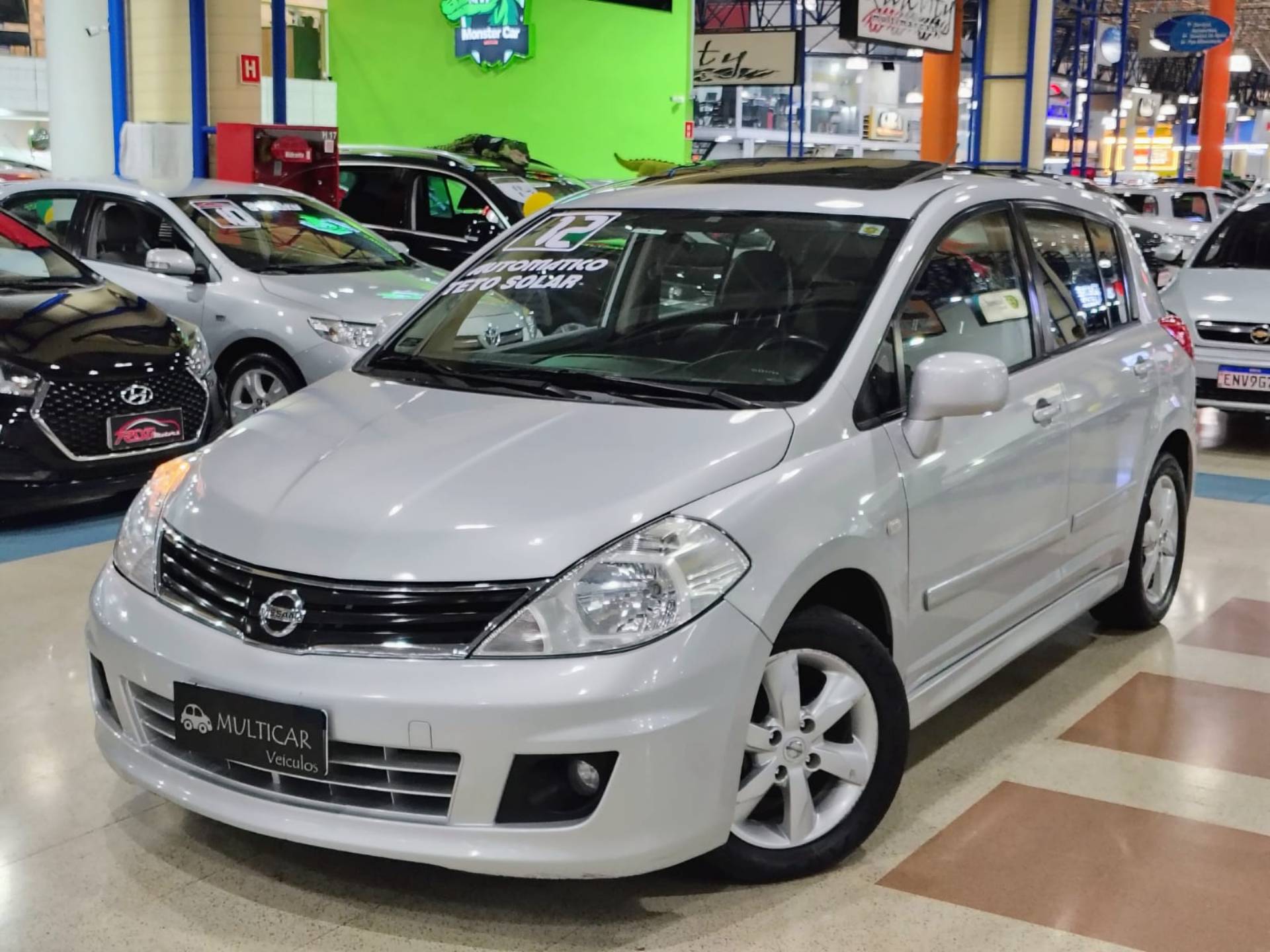 NISSAN TIIDA