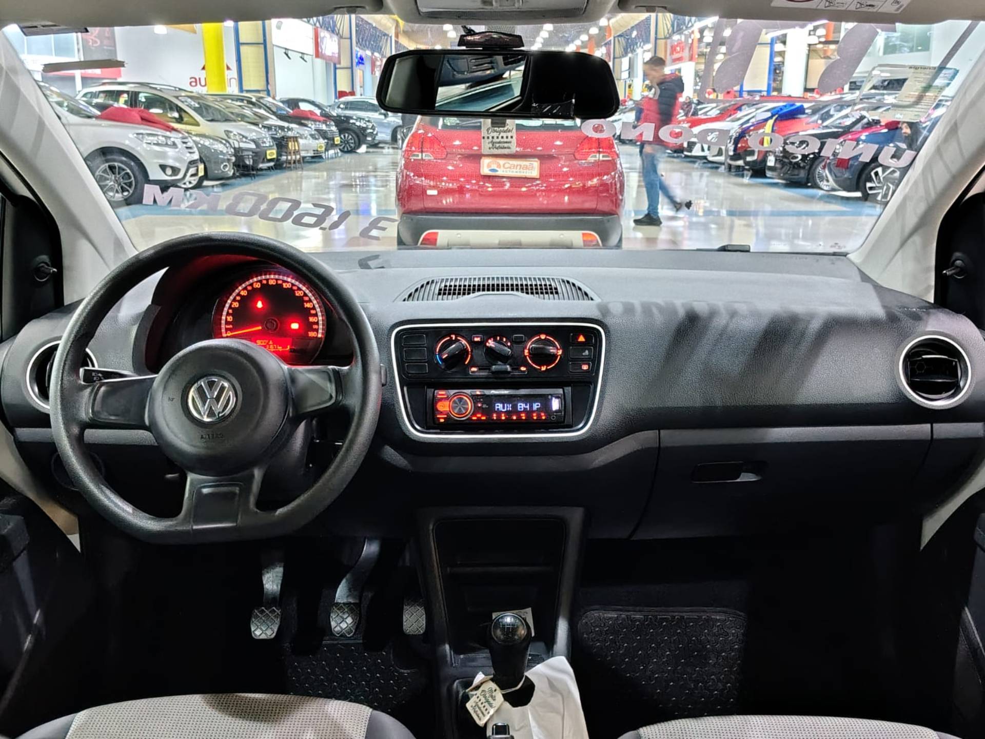 VOLKSWAGEN UP