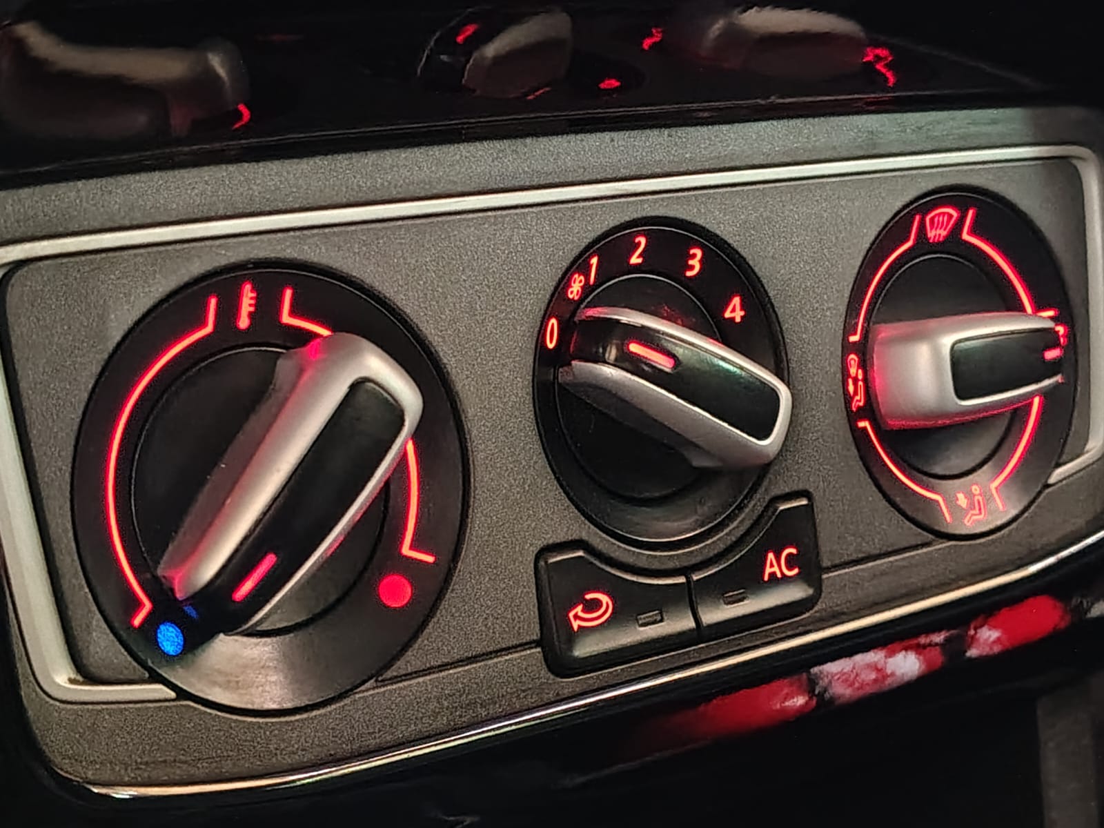 VOLKSWAGEN FOX