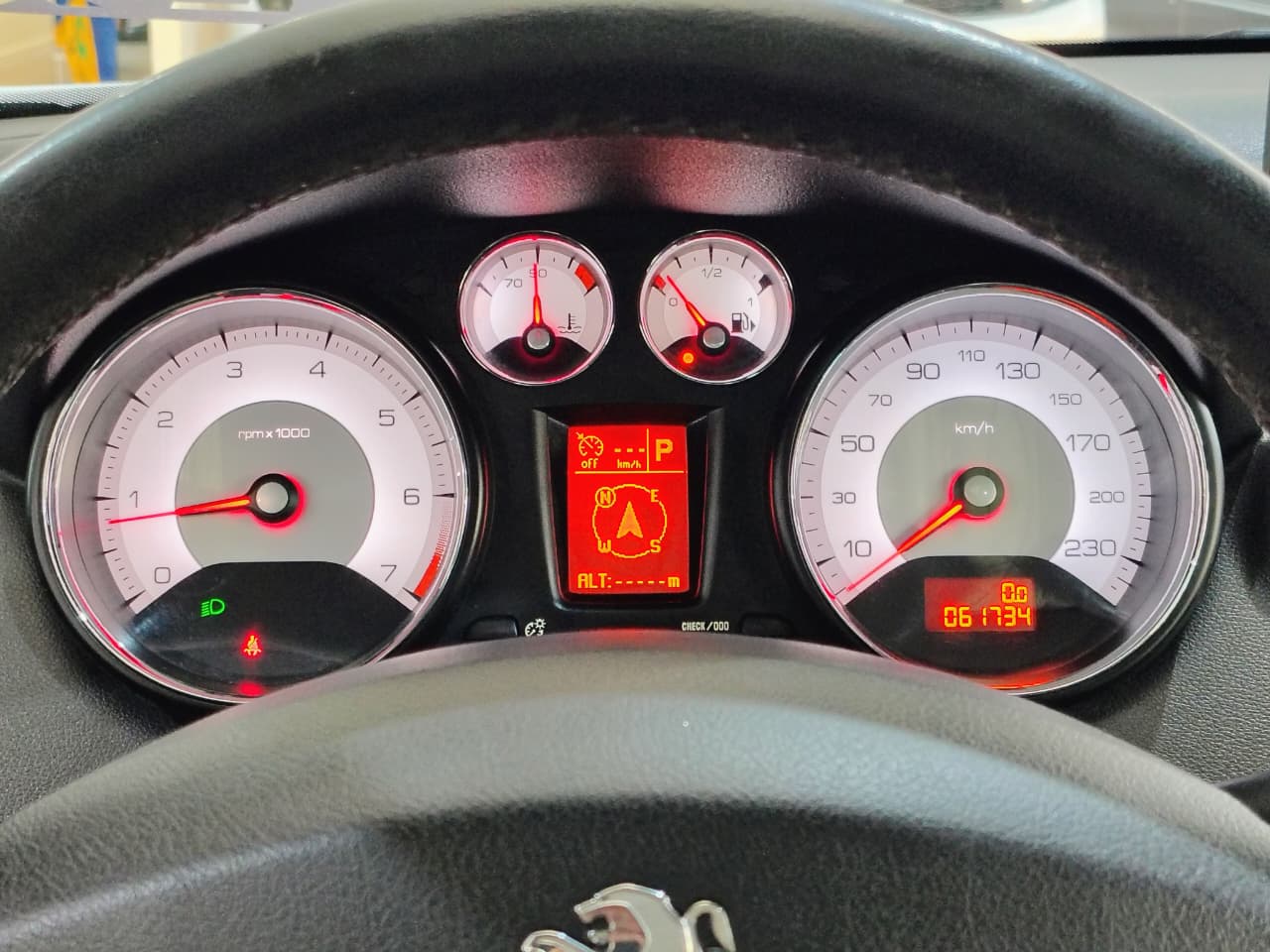 PEUGEOT 308