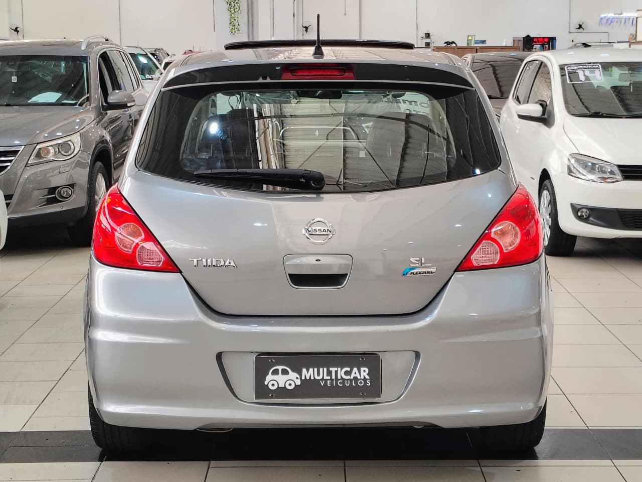 NISSAN TIIDA