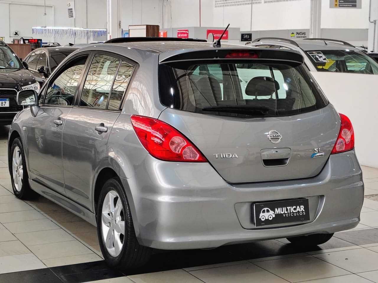 NISSAN TIIDA
