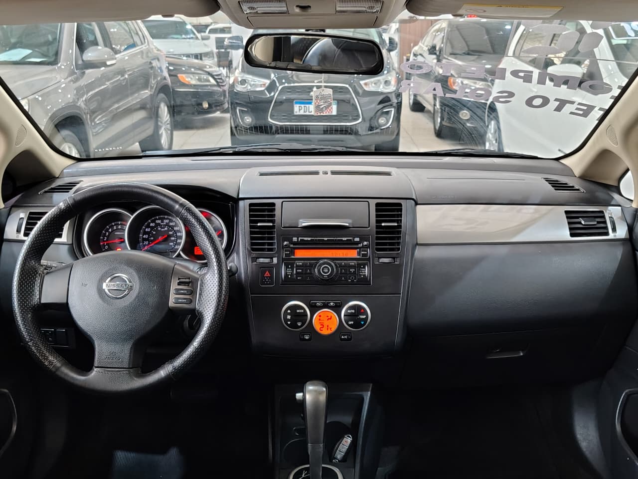 NISSAN TIIDA