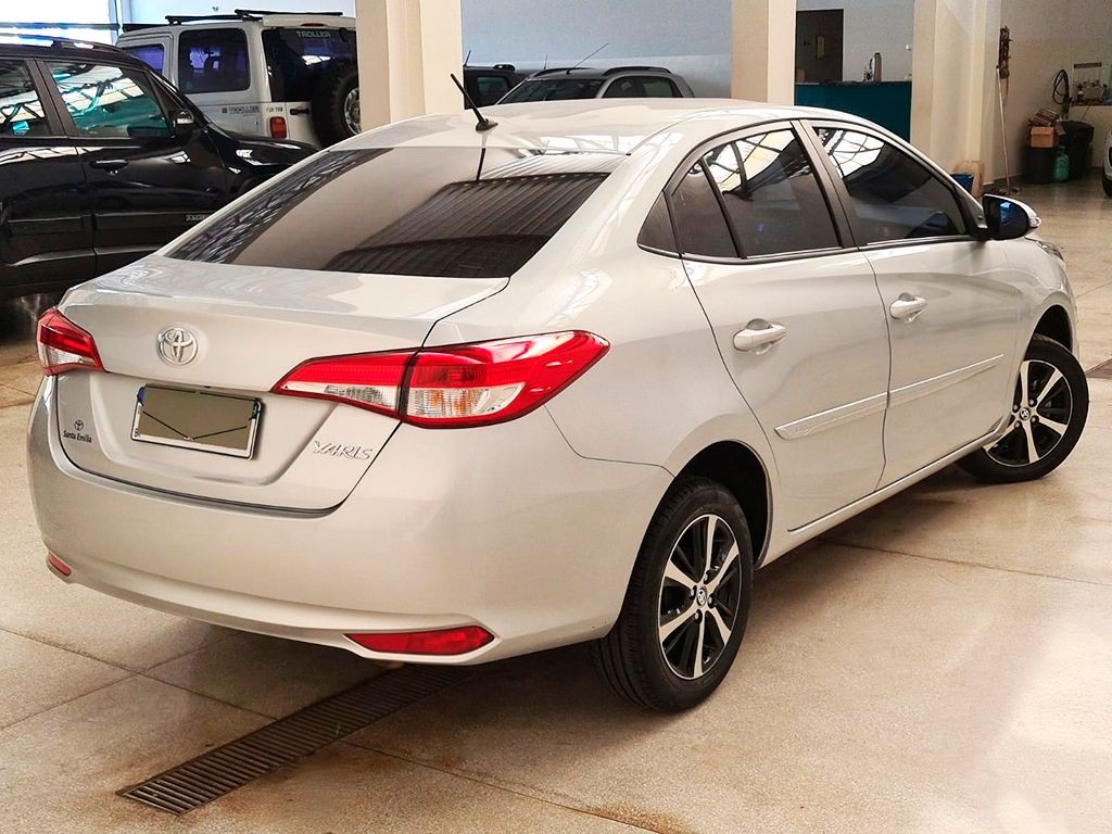 Car Image 7