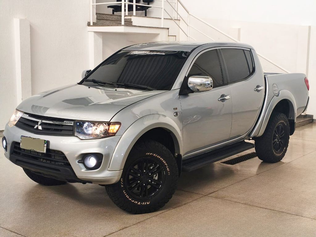 MITSUBISHI L200 TRITON