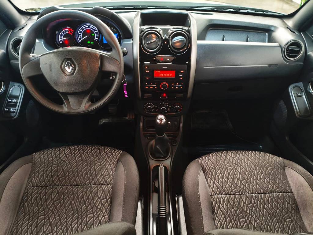 RENAULT DUSTER
