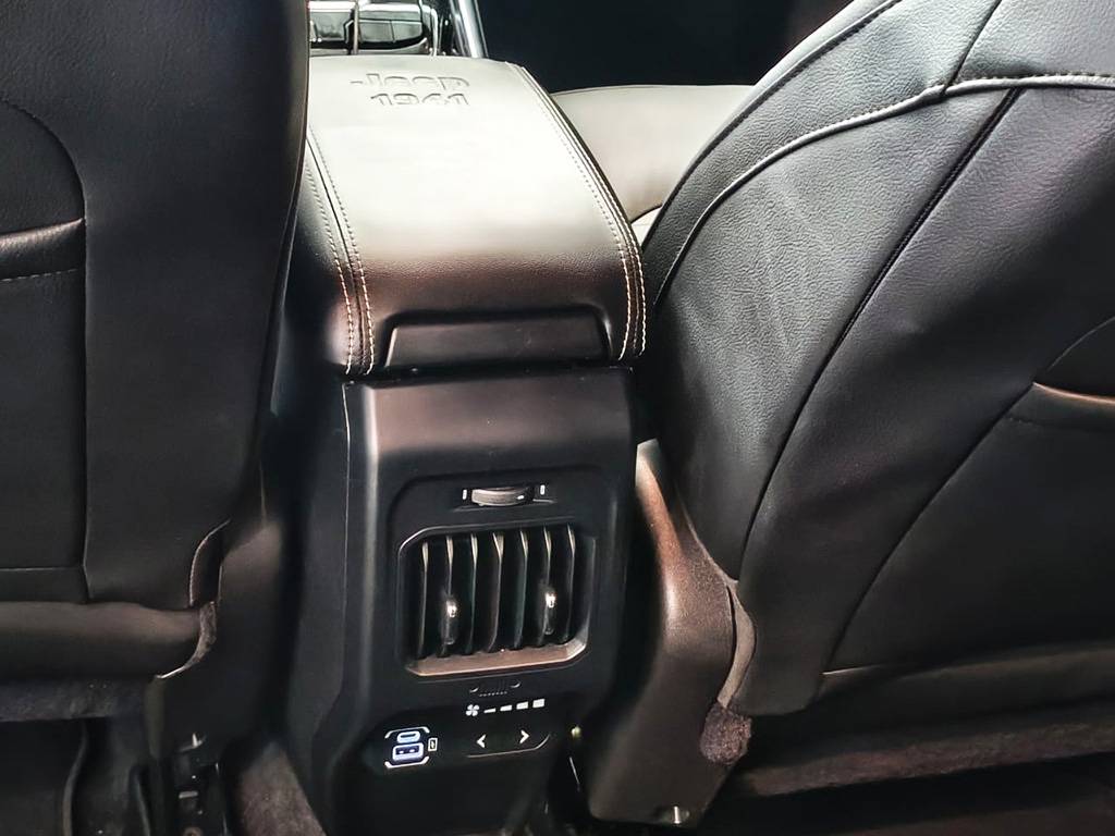 JEEP COMMANDER