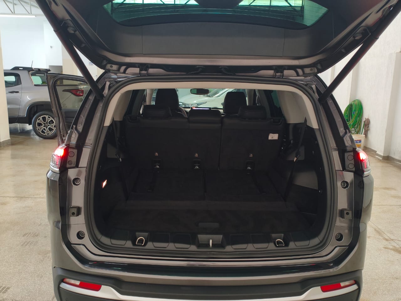 JEEP COMMANDER