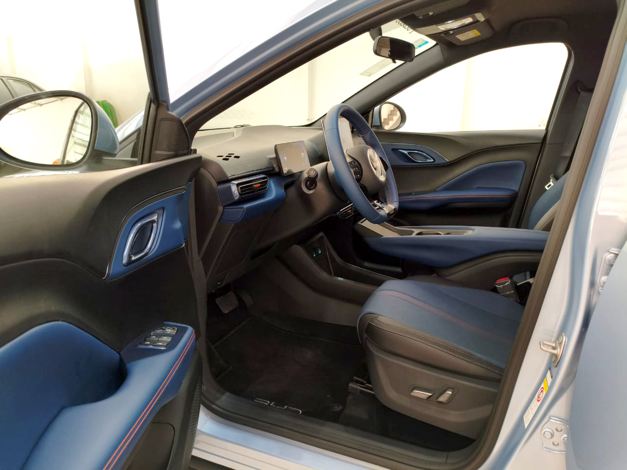 BYD DOLPHIN MINI