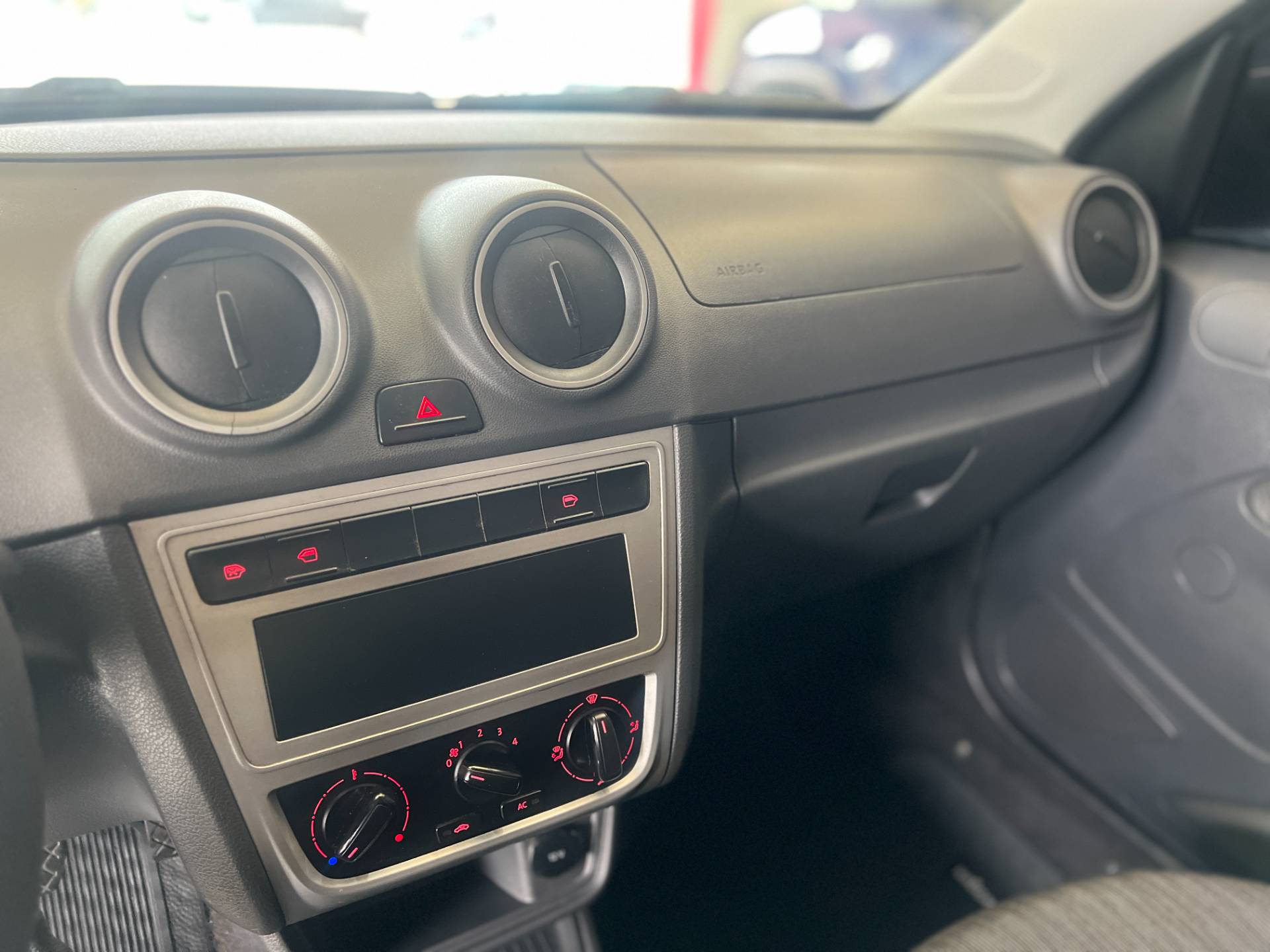 VOLKSWAGEN VOYAGE