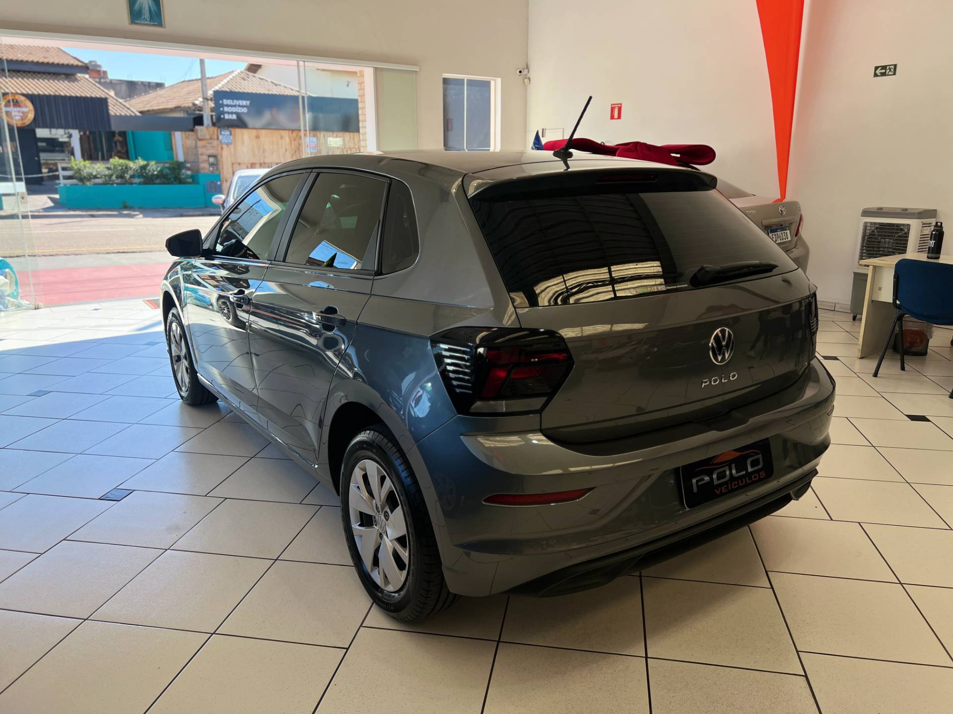 VOLKSWAGEN POLO