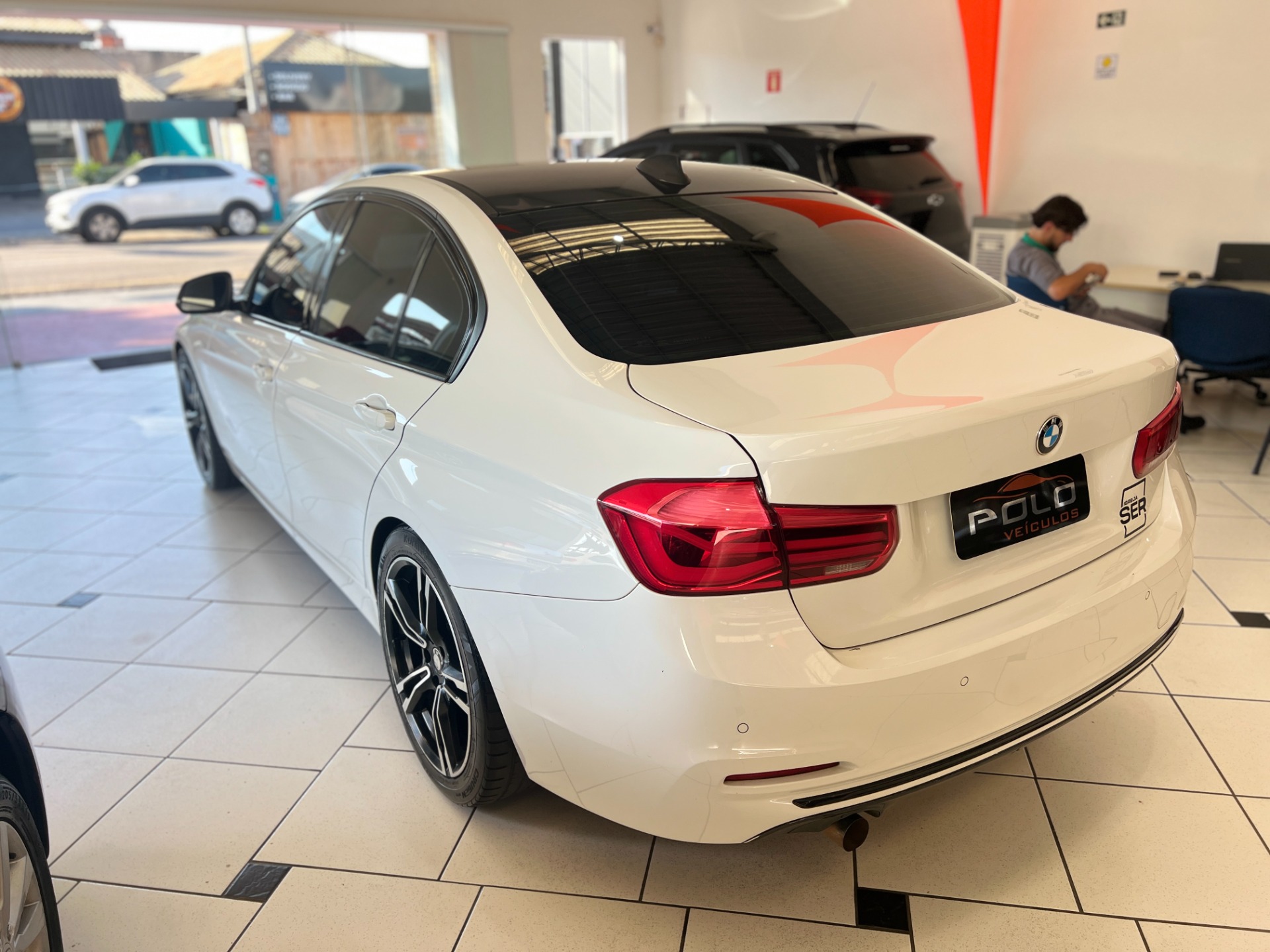 BMW 320i