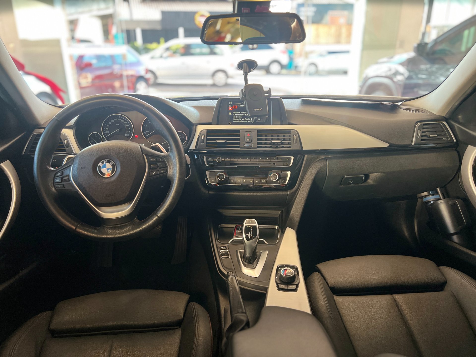 BMW 320i