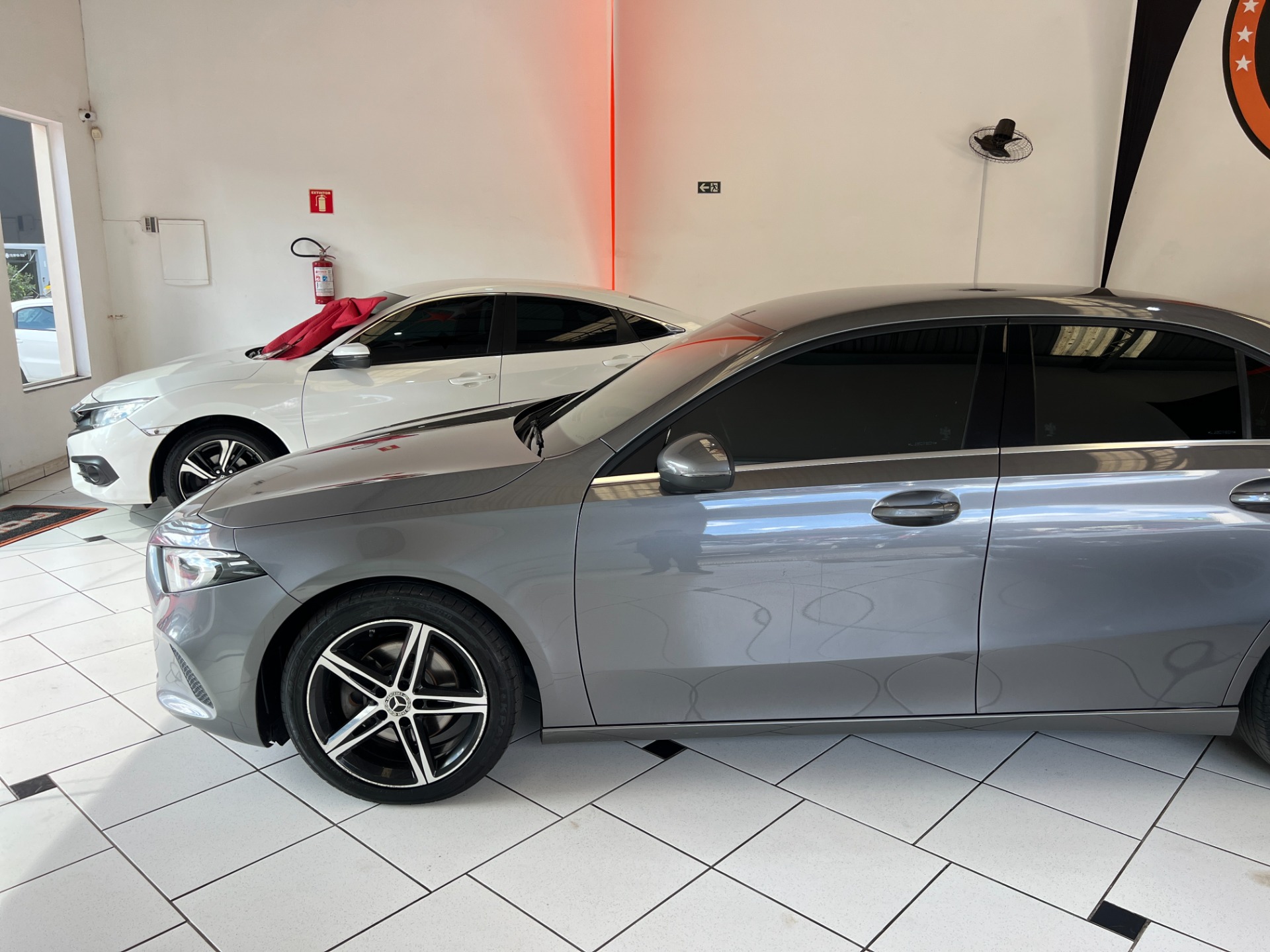 MERCEDES-BENZ A 200