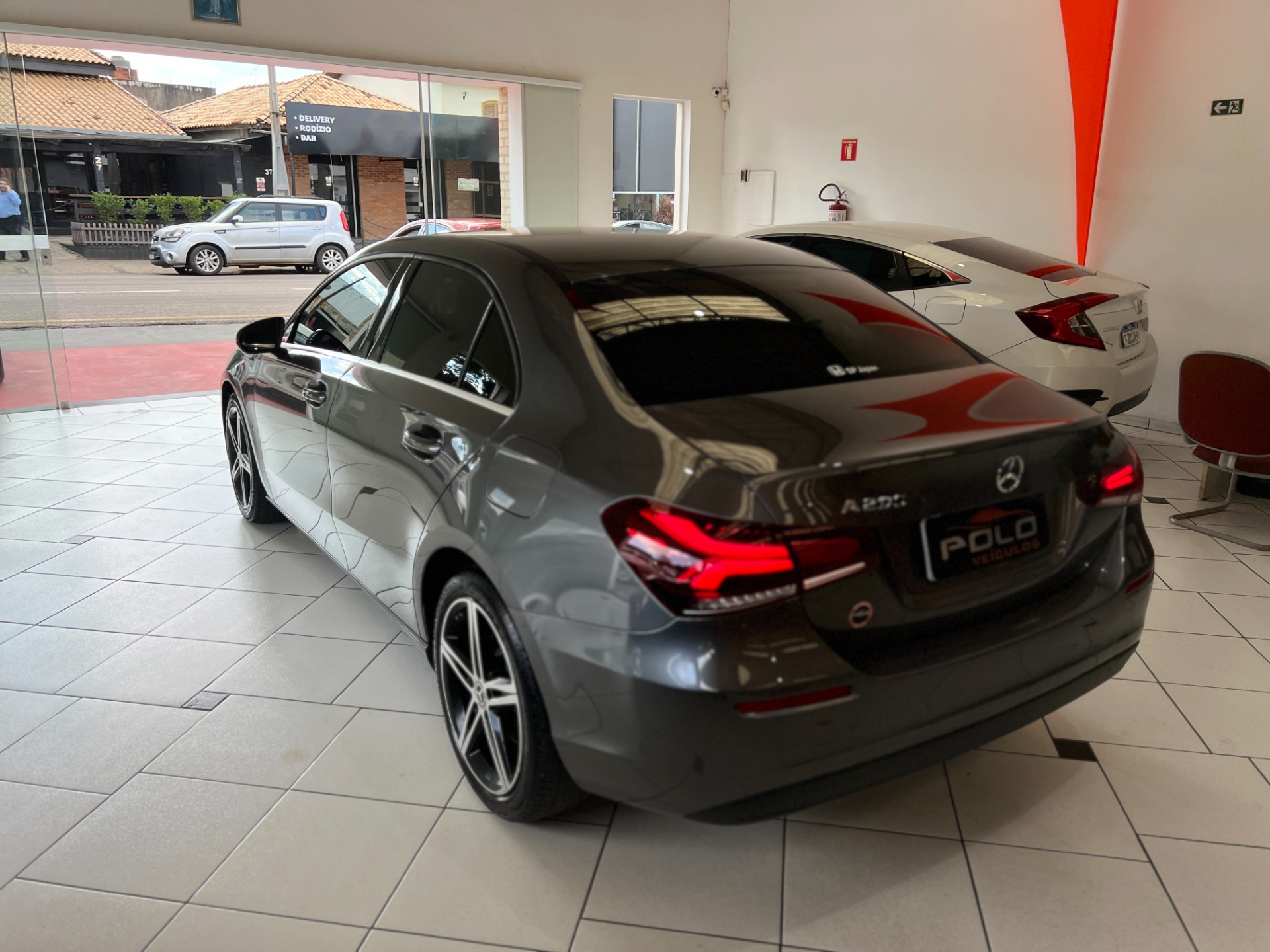 MERCEDES-BENZ A 200