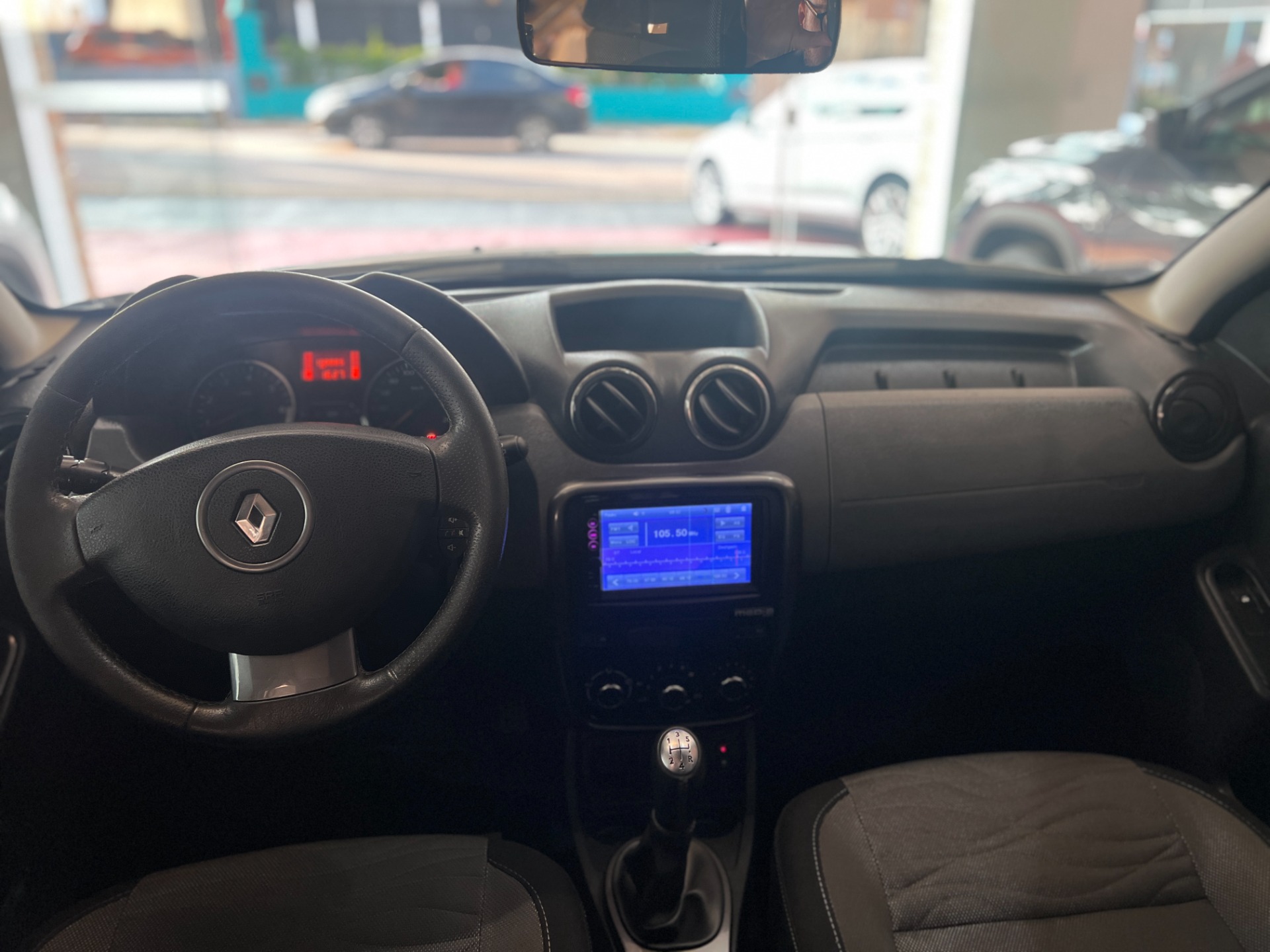 RENAULT DUSTER