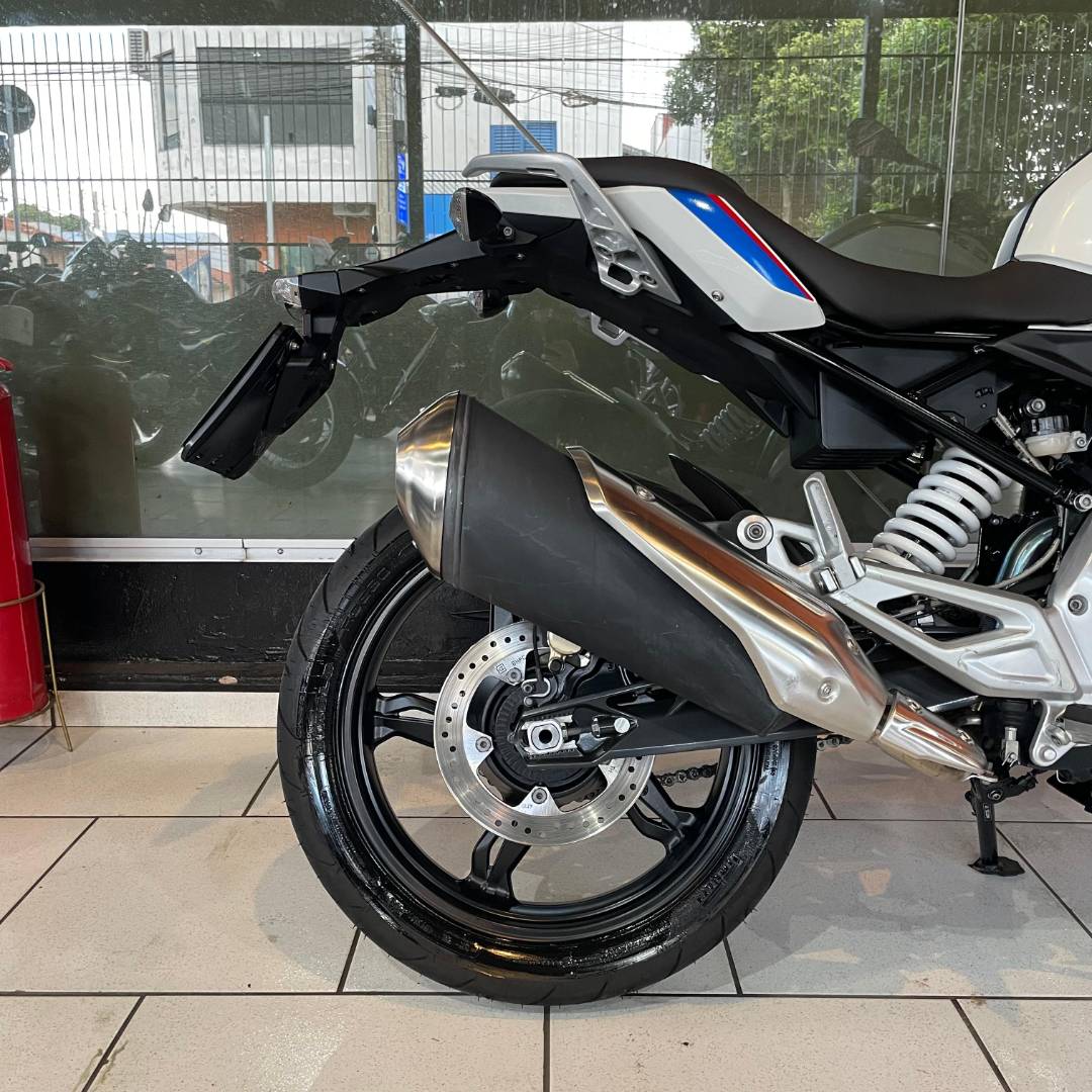BMW G 310 R