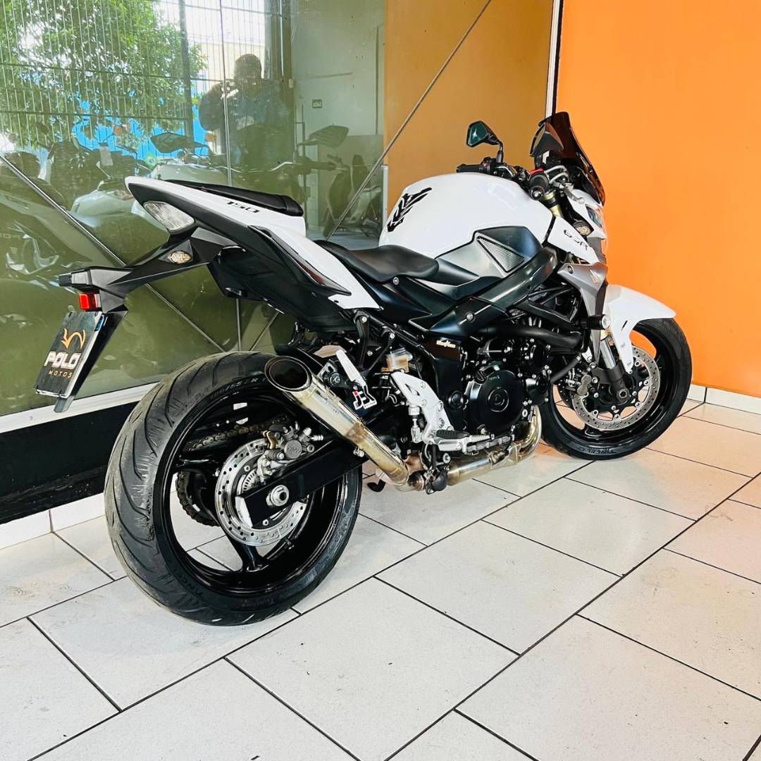 SUZUKI GSR 750 A
