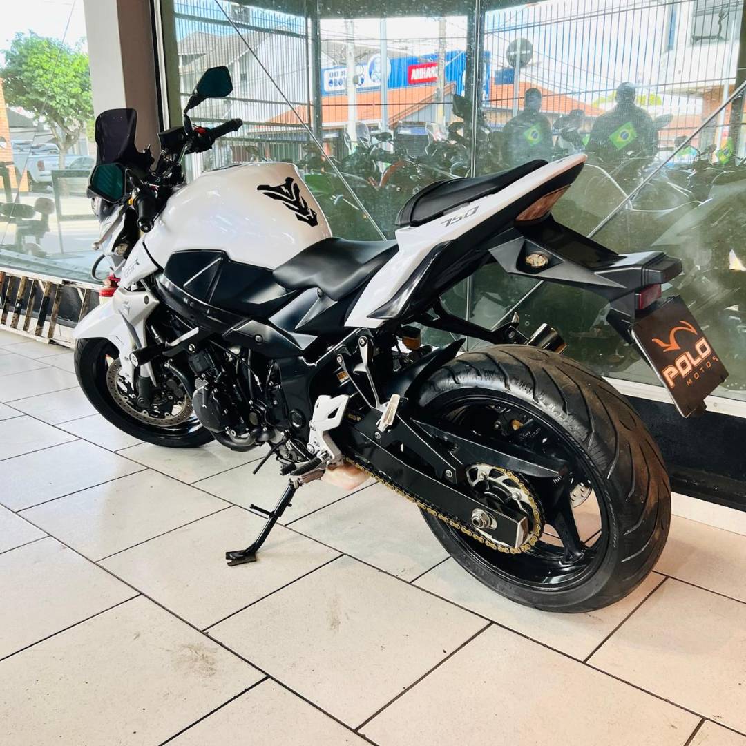 SUZUKI GSR 750 A