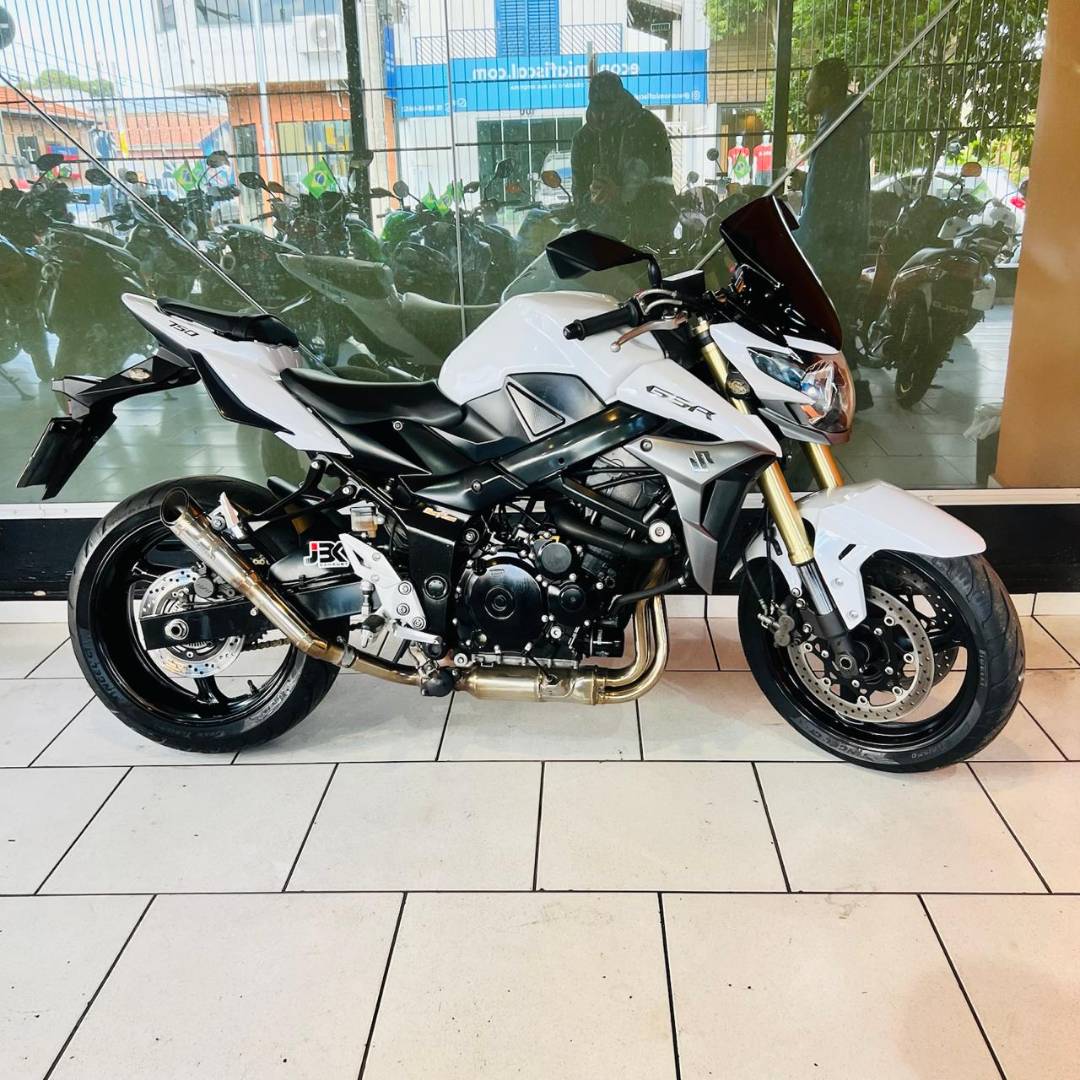 SUZUKI GSR 750 A