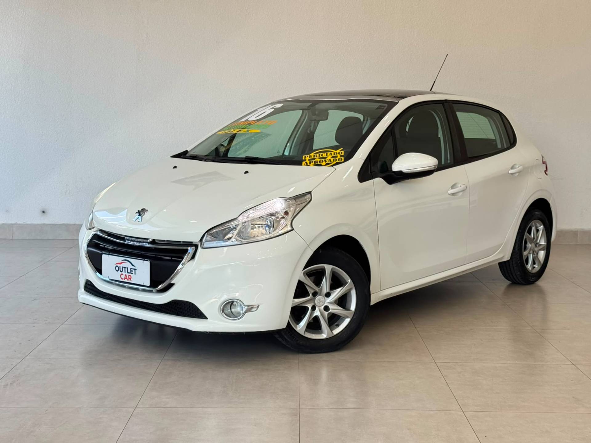 PEUGEOT 208