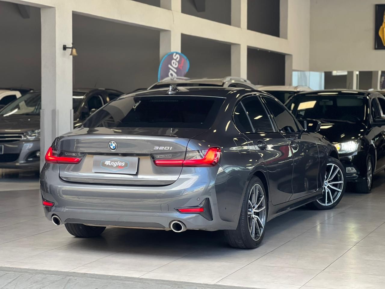BMW 320i
