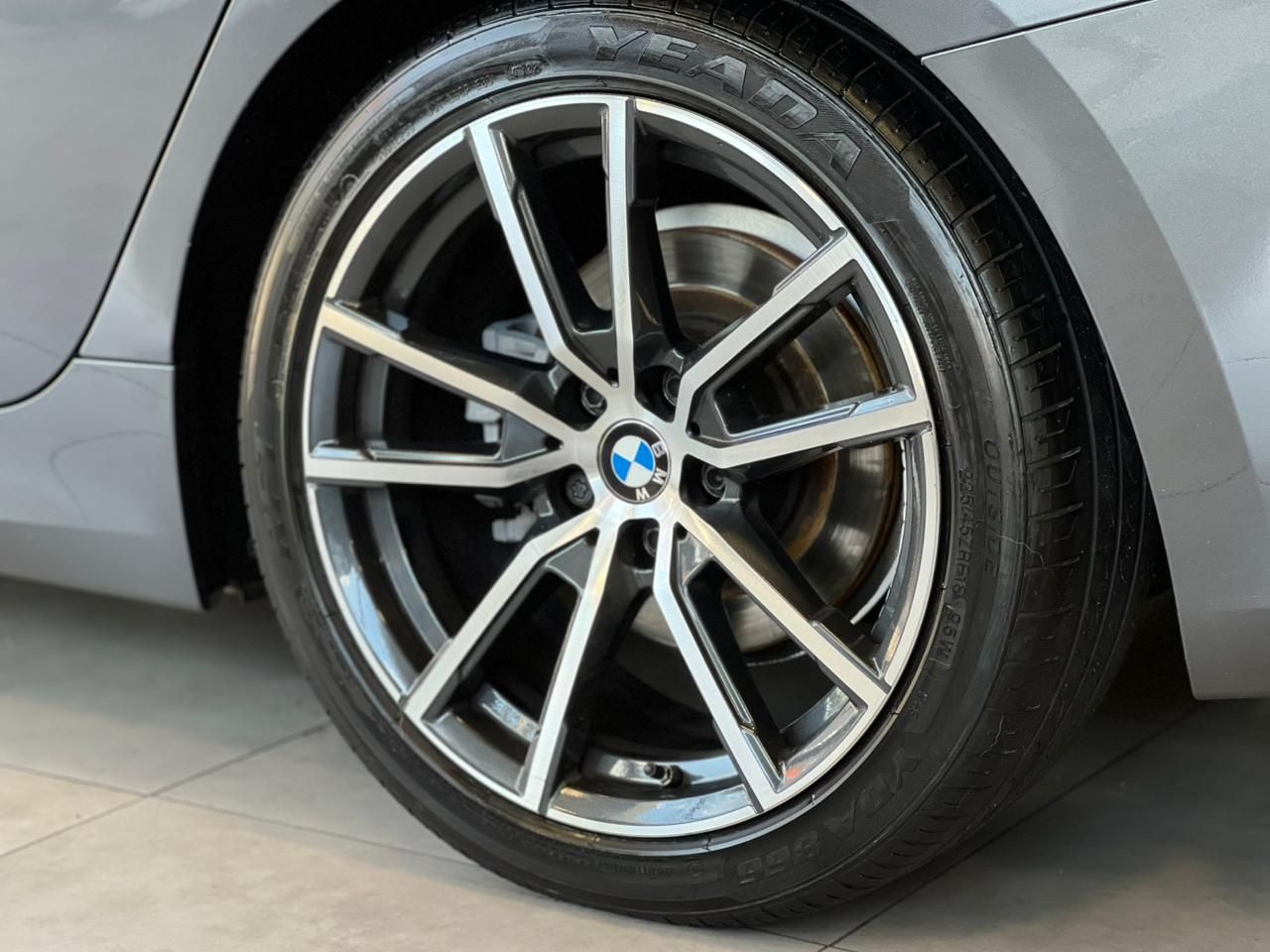 BMW 320i
