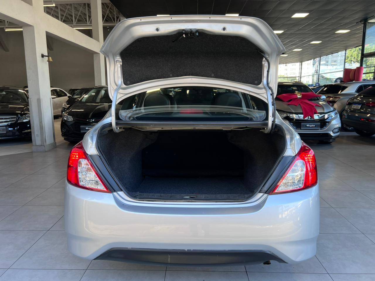 NISSAN VERSA