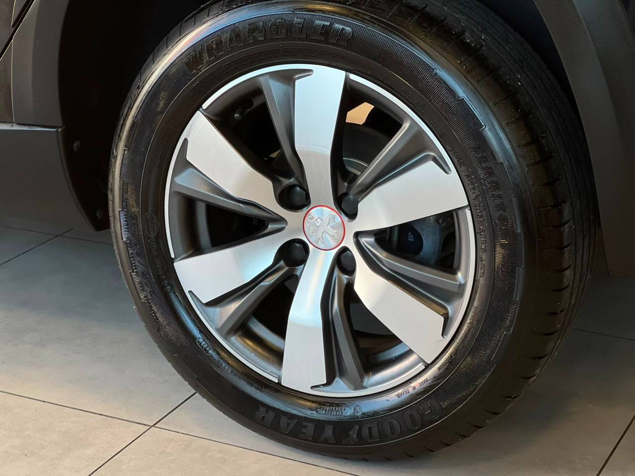 PEUGEOT 2008