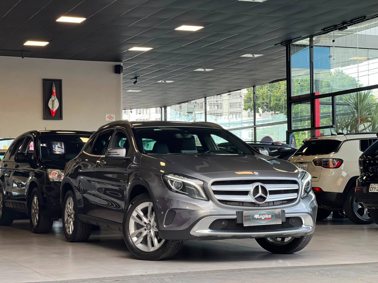 MERCEDES-BENZ GLA 200