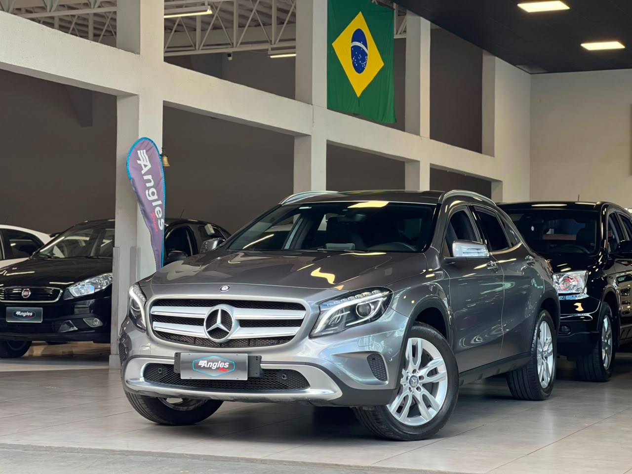 MERCEDES-BENZ GLA 200
