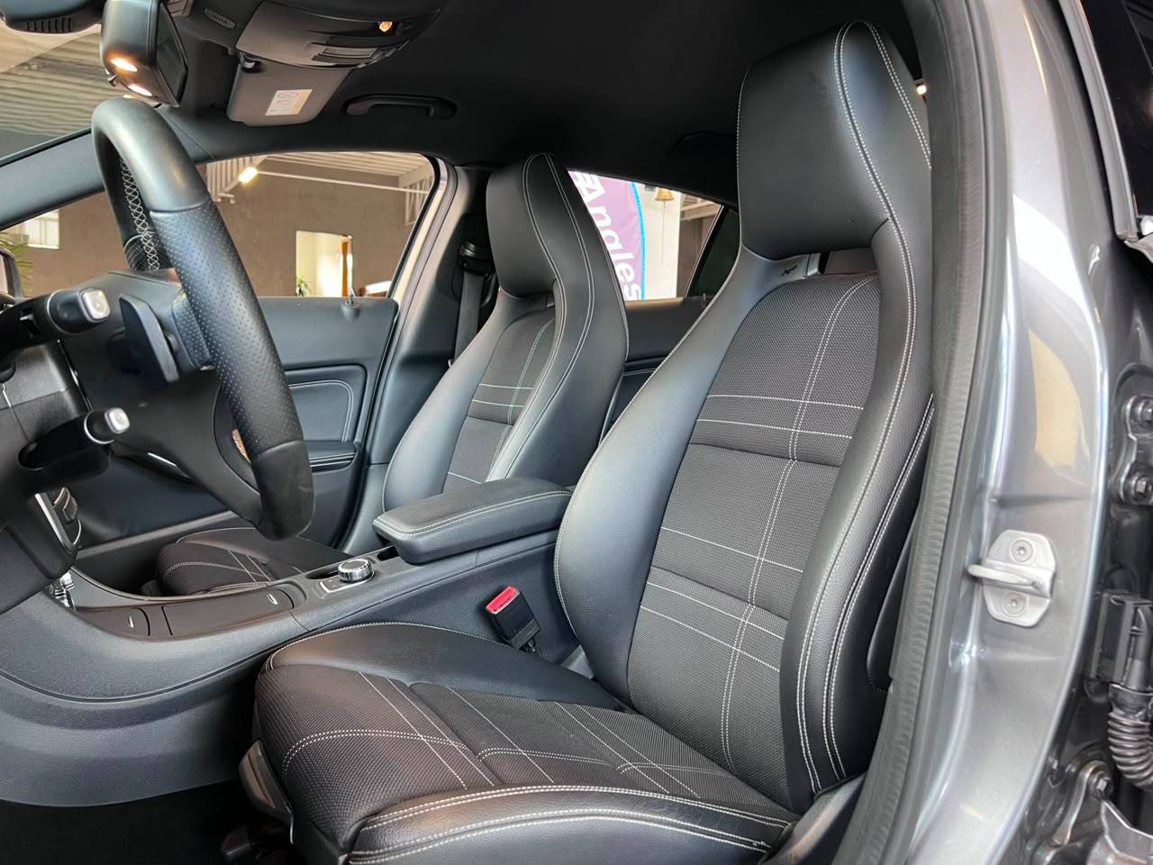 MERCEDES-BENZ GLA 200